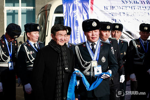 Шилдэг хэсгийн төлөөлөгчийг “УАЗ-469” автомашинаар шагнав